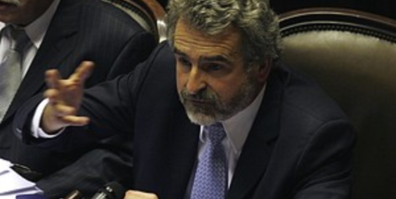 Rossi dijo que Cobos "usurpa el cargo de vicepresidente" y le pidió que renuncie
