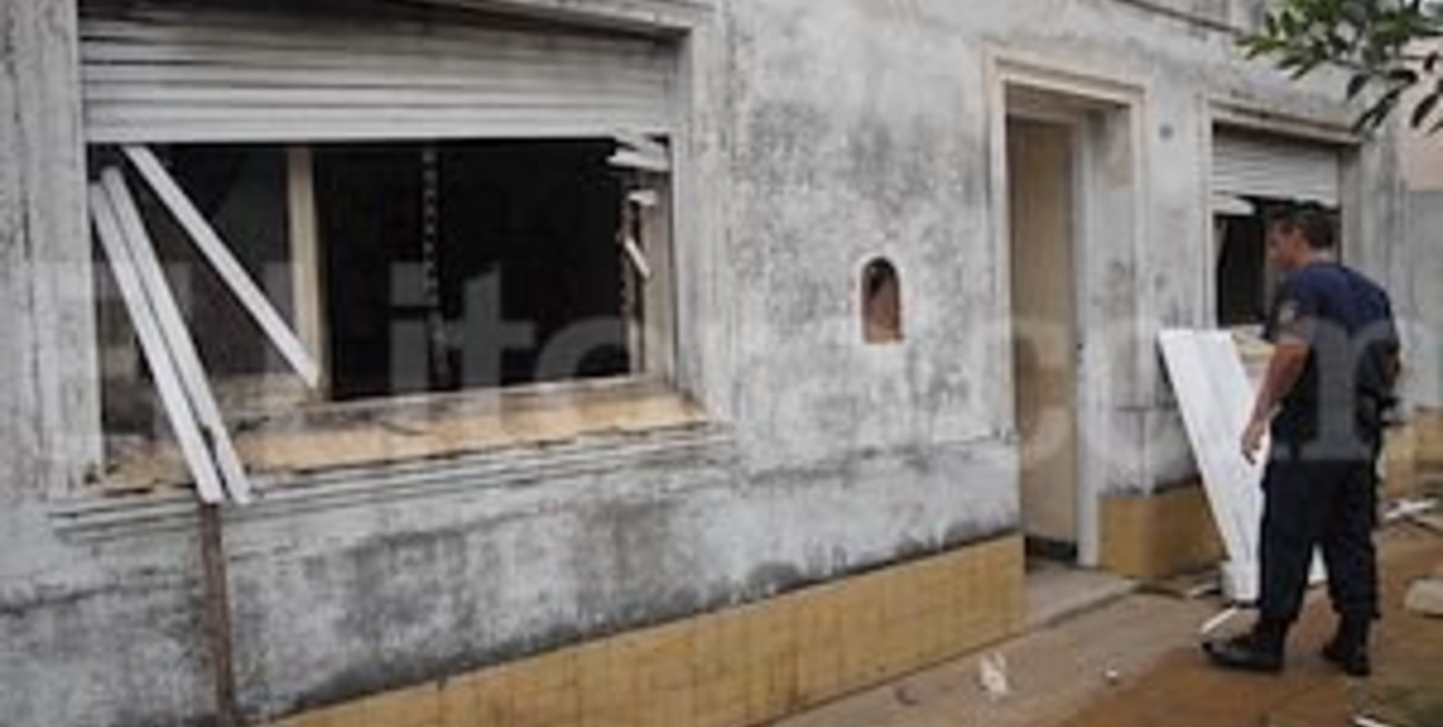 Fueron a apagar un incendio y descubrieron un crimen