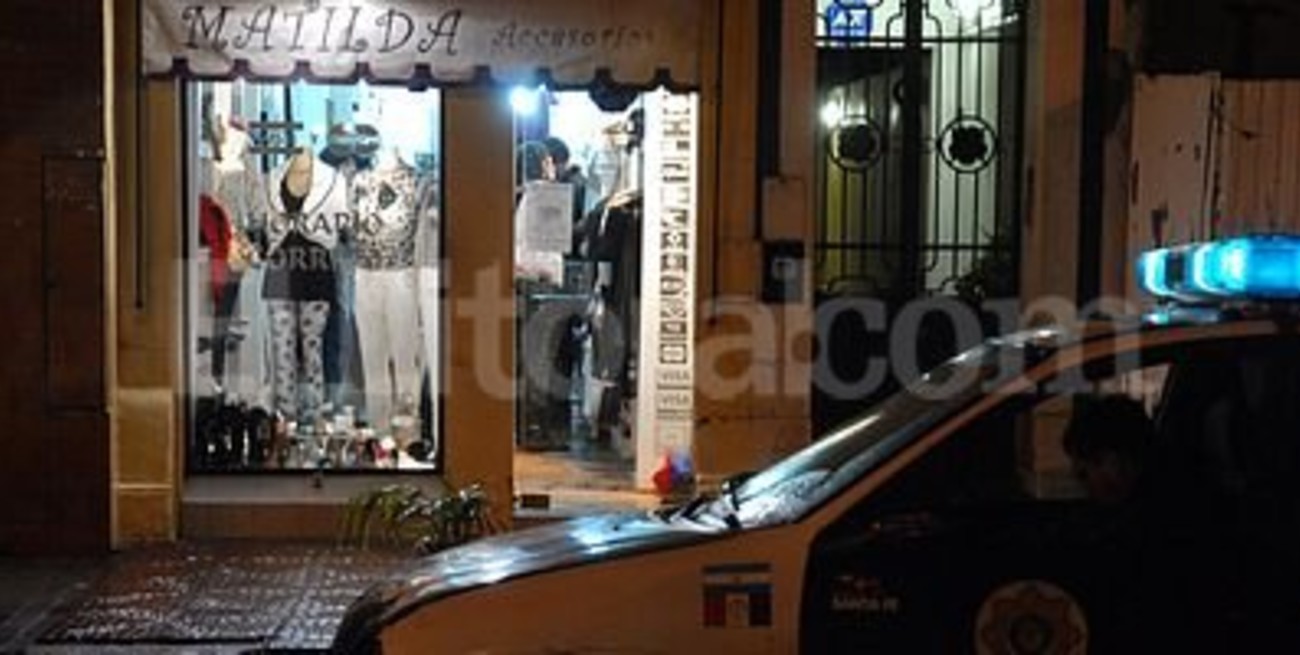 Dos negocios de bulevar fueron asaltados