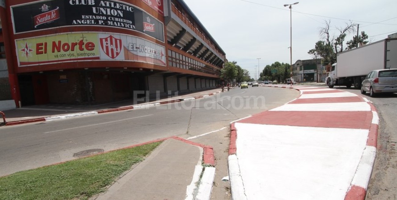 Las veredas de Unión amanecieron pintadas de rojiblanco