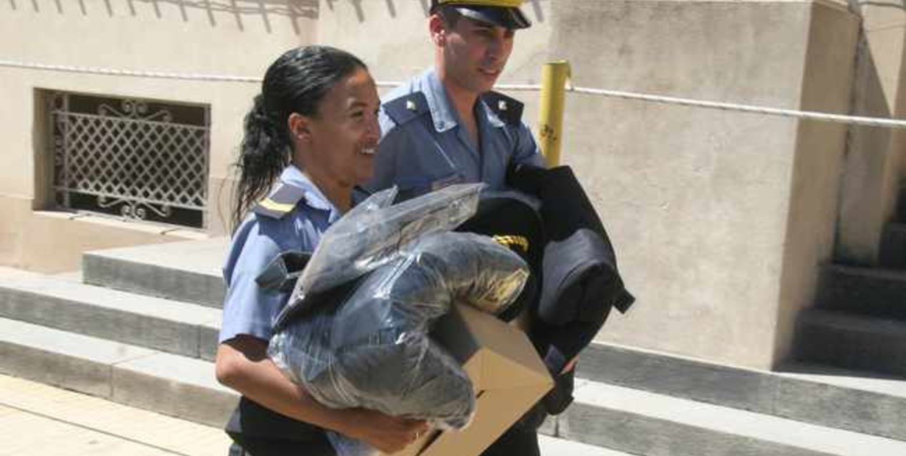 Asumió Ghirardi en Seguridad y empezó la entrega de uniformes