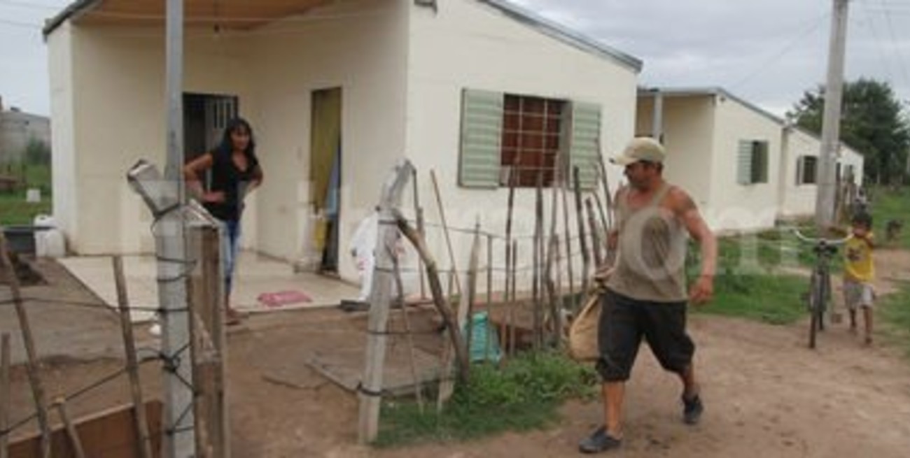 Reemplazaron ranchos por veinte viviendas sociales