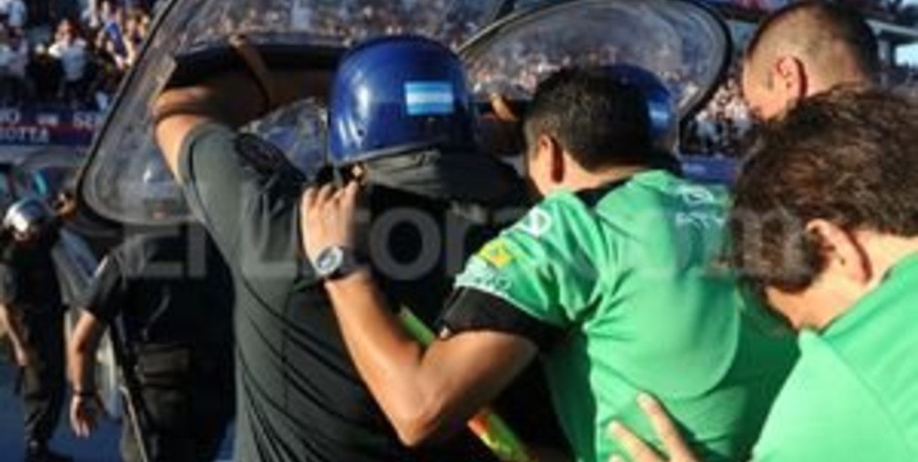 Bronca en San Lorenzo por el gol que le regaló Abal a Colón