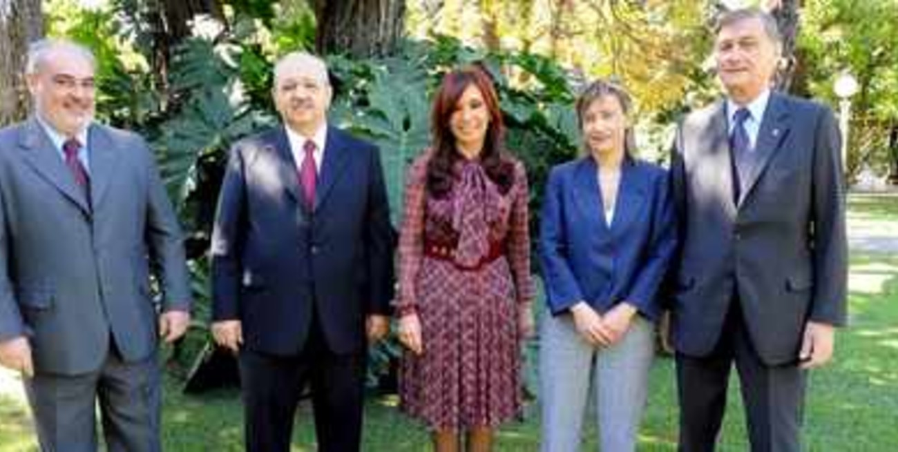 Cristina:'No vamos a dejar que ninguna provincia entre en dificultades"