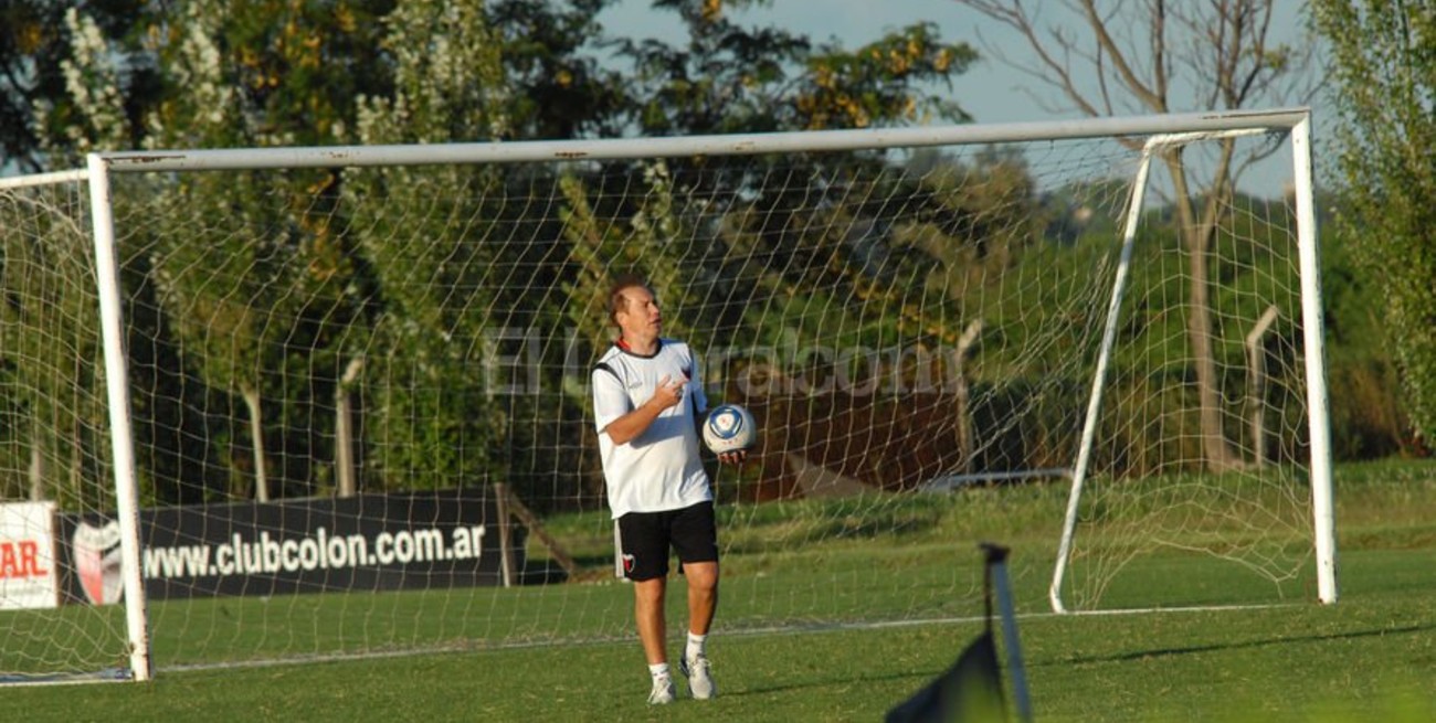 Roberto Sensini ya pone su sello en el nuevo Colón