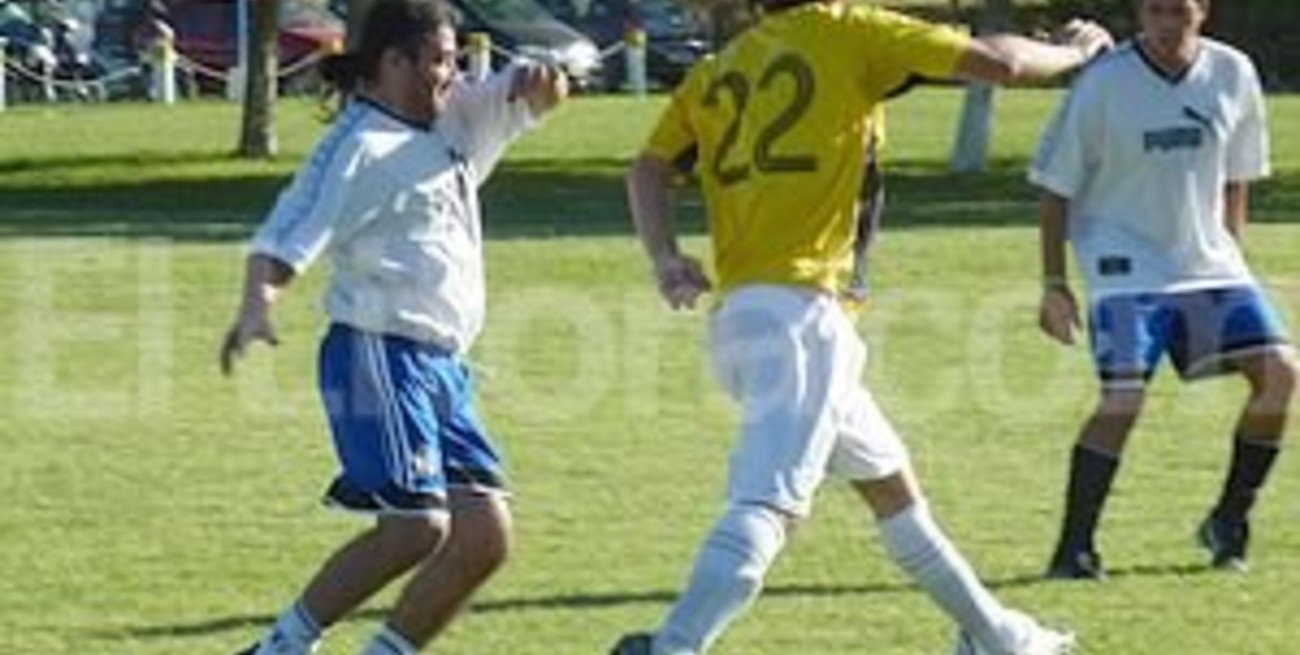 Mandan Limpi Shop y EK Electricidad en la Liga Independiente