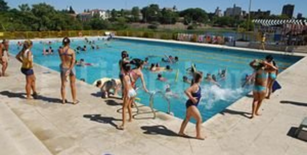 Otitis y hongos, las enfermedades más frecuentes en playas y piletas