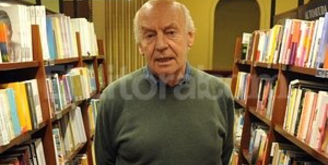 "Maradona llevaba la pelota atada al pie, pero Messi la lleva dentro del pie"