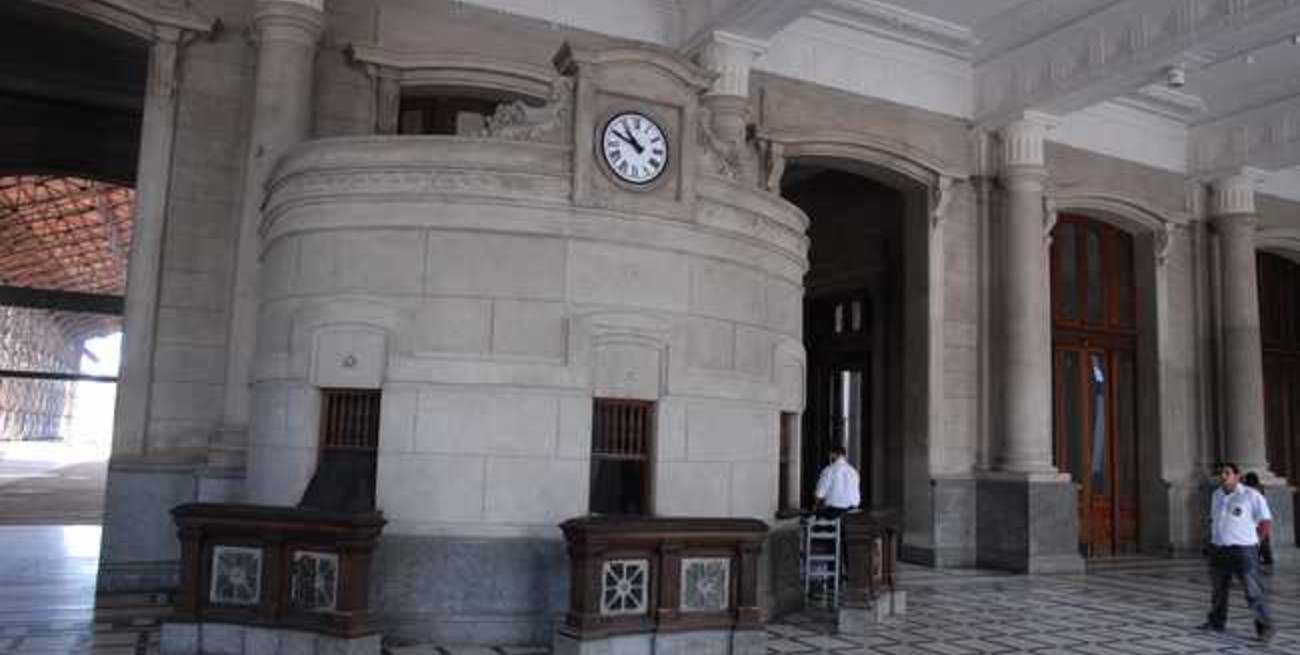 La estación Belgrano estrena relojes