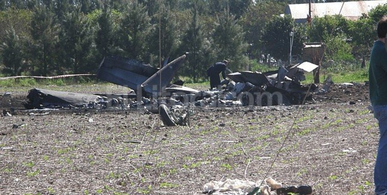 Un piloto perdió la vida luego de precipitarse a tierra su avión Pucará