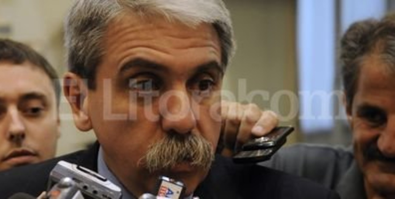 Aníbal Fernández duro con Redrado y Prat Gay: "Les falta tomar mucha sopa"