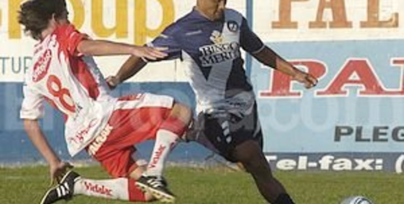 Unión se puso traje y Merlo lo llevó al barro