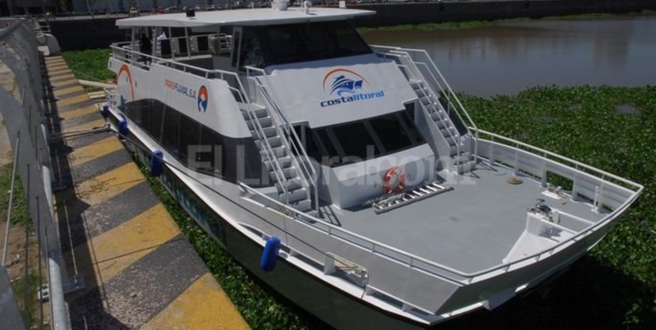El catamarán está "parado"