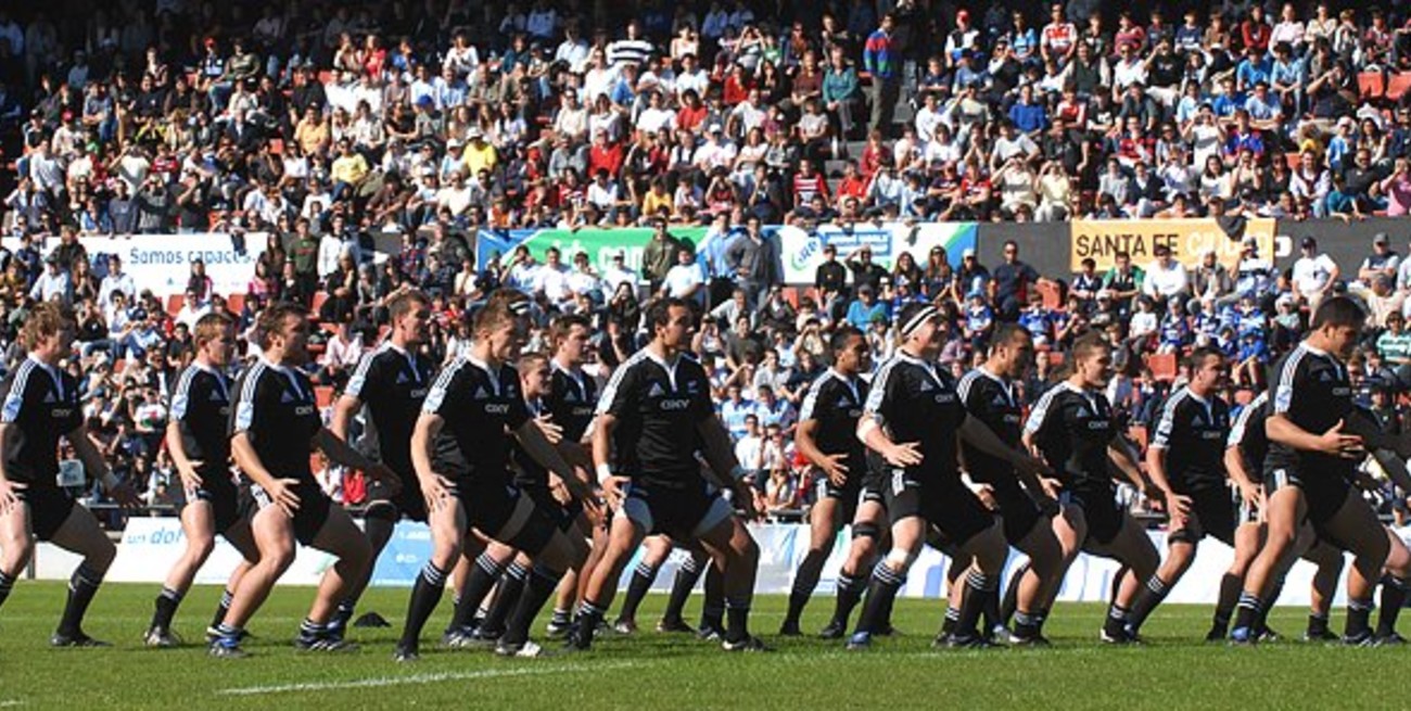 Goleada de Nueva Zelanda en la apertura del Mundial Juvenil de Rugby