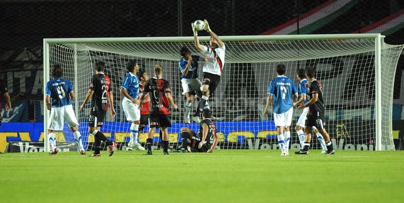 Colón no pudo con la solidez de Vélez