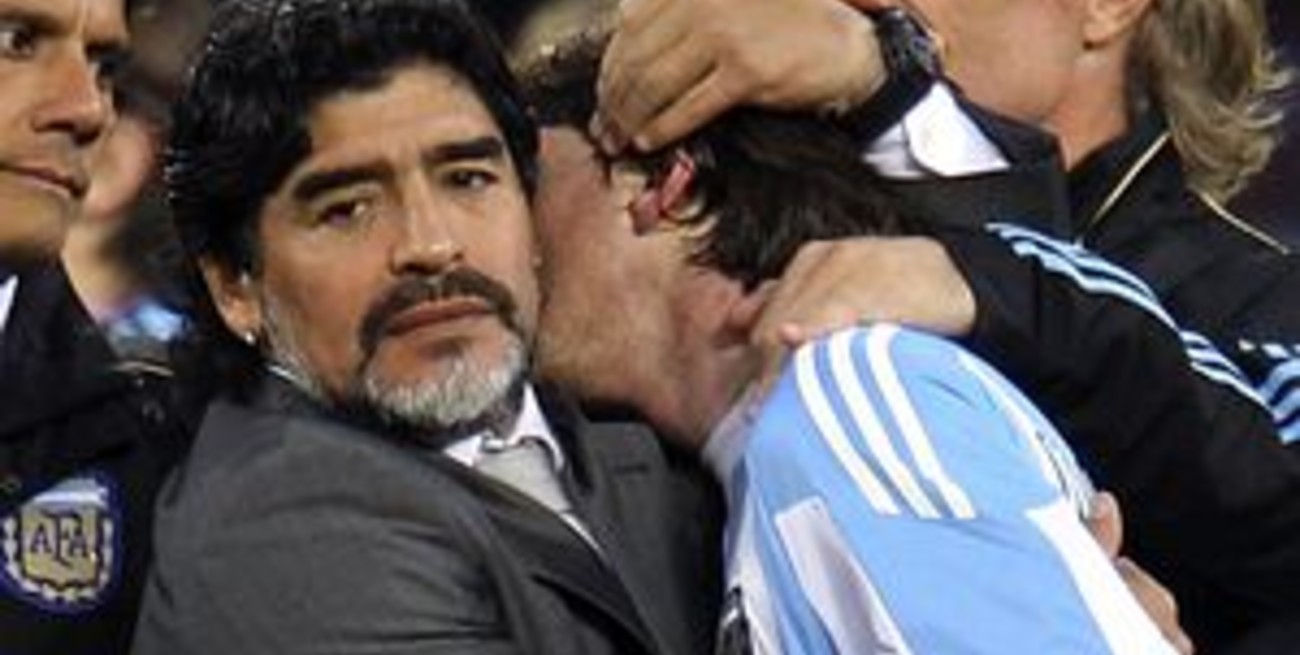 Messi: "Maradona debe tomar la decisión"