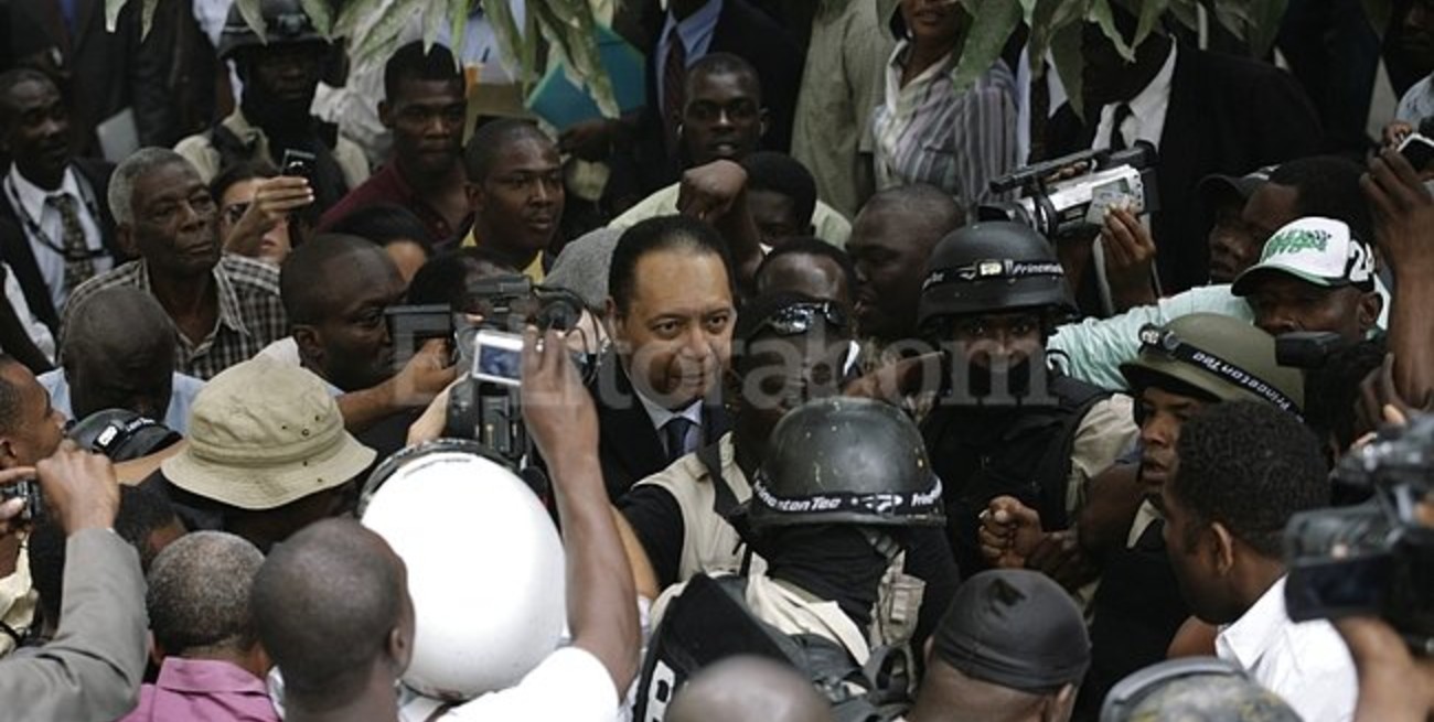 Detienen al ex dictador "Baby Doc" Duvalier