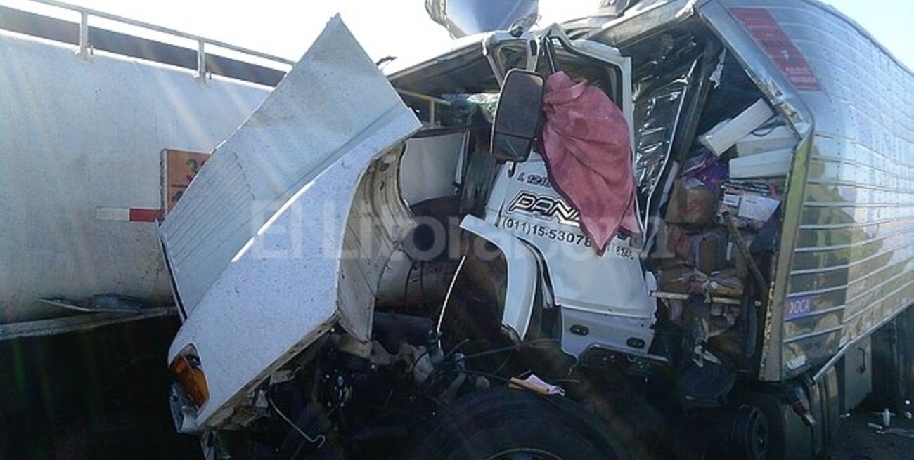 Impresionante choque de camiones cerca de Ceres