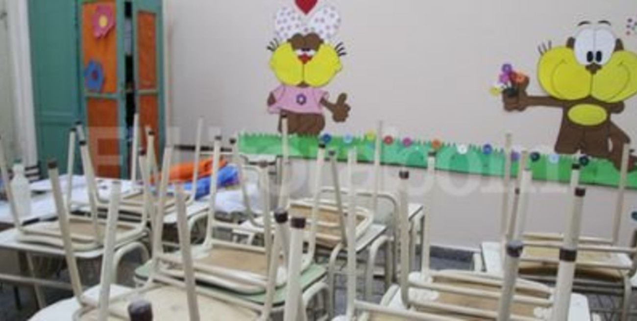Día de pupitres vacíos en Santa Fe