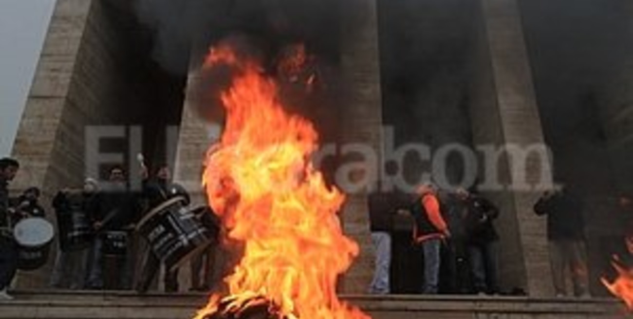 Destrozos de la Uocra en el municipio
