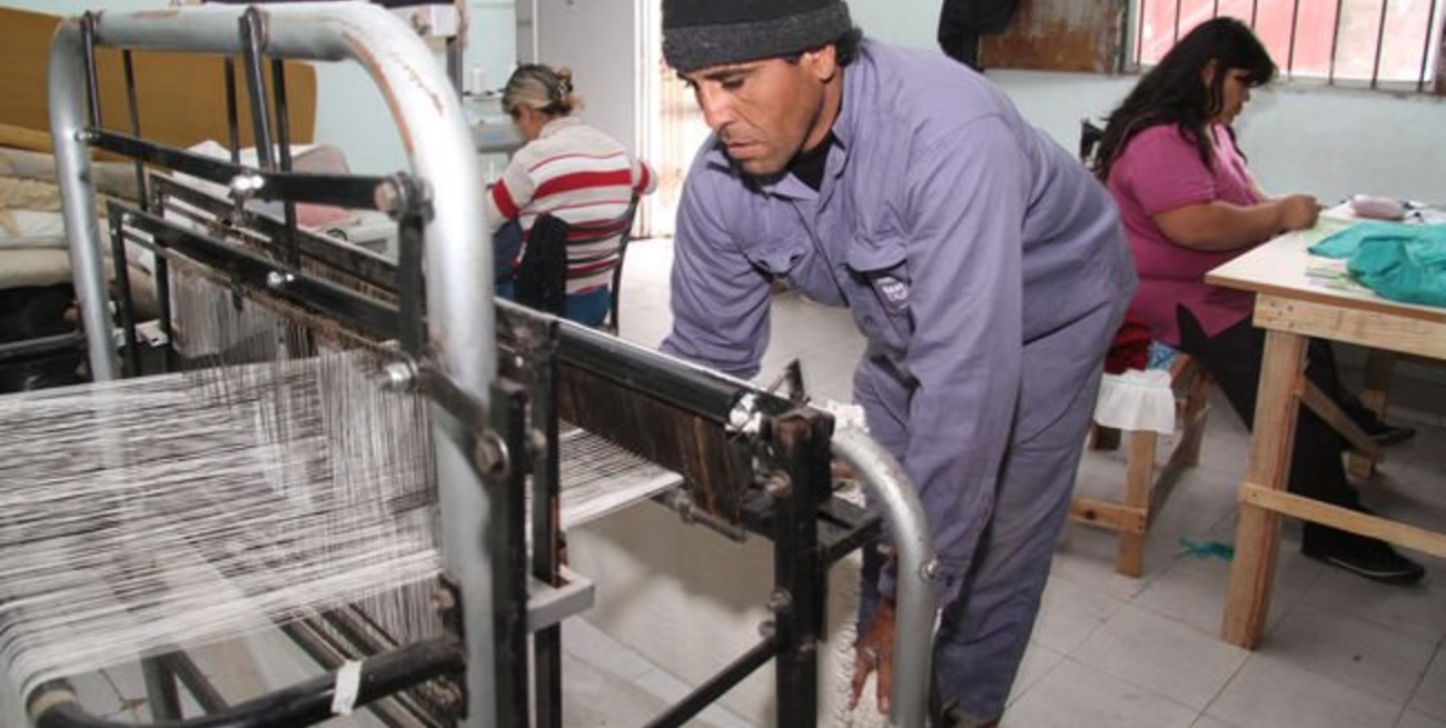 'Ahora fabrico trapos de piso'