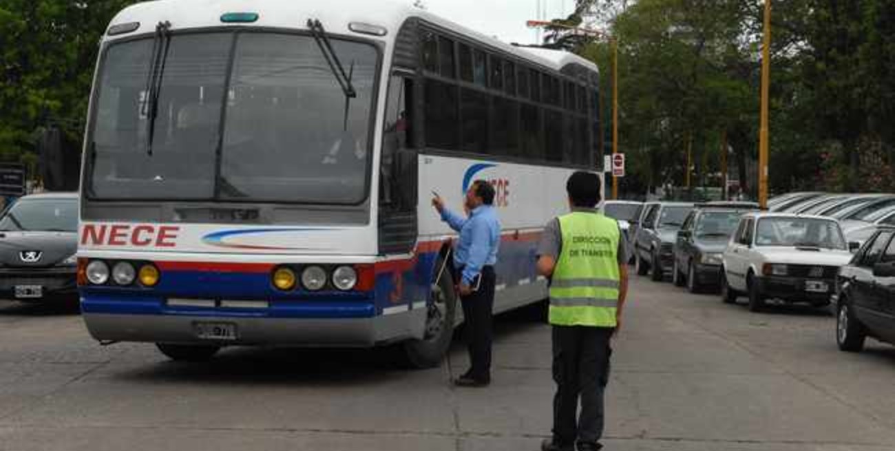 Choferes, empresarios y pasajeros sorprendidos por cambios de recorrido
