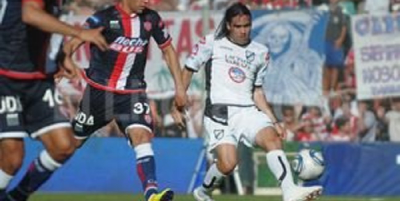 Unión no pudo con el "Albo"