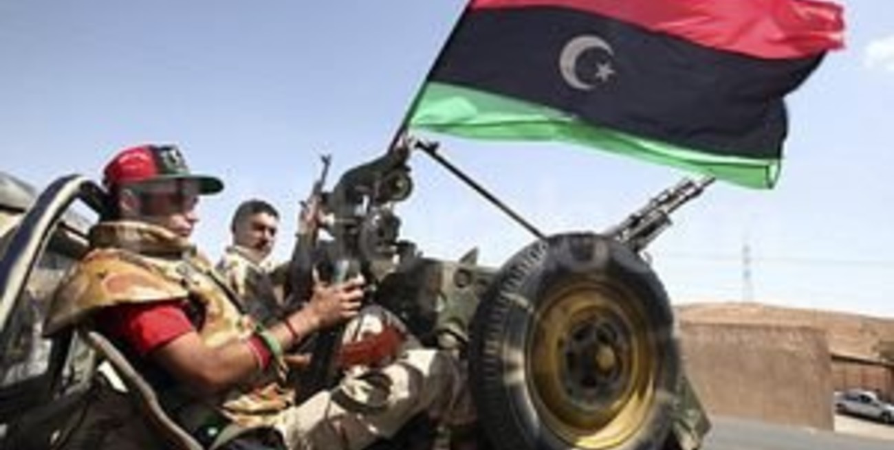 Los "rebeldes" libios aseguran que Gadafi está rodeado