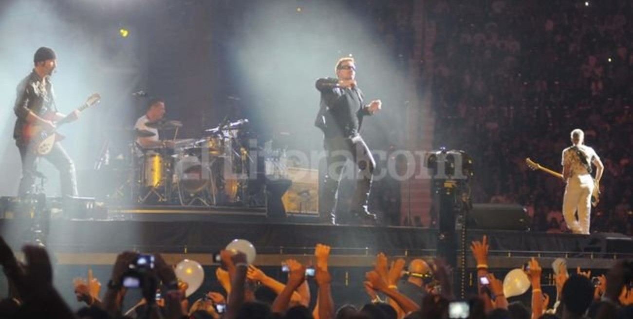 U2 hizo delirar a 58 mil personas en su primer show