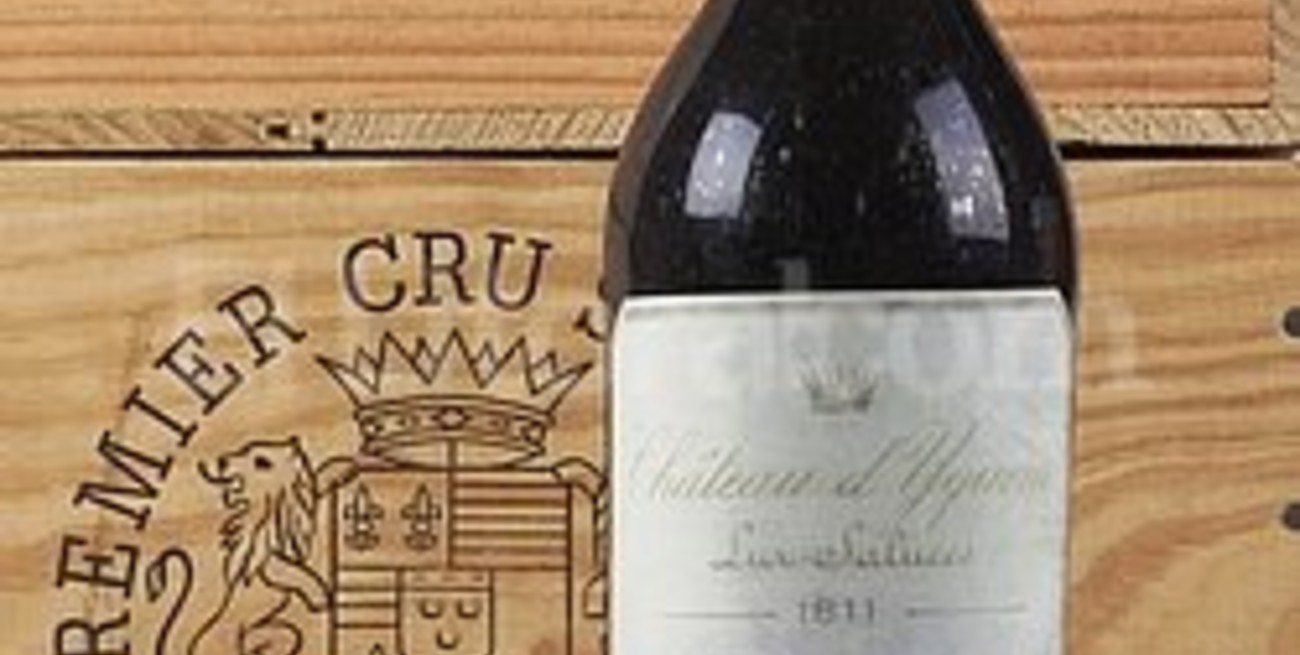 Subastan una botella de vino de 200 años en 123 mil dólares