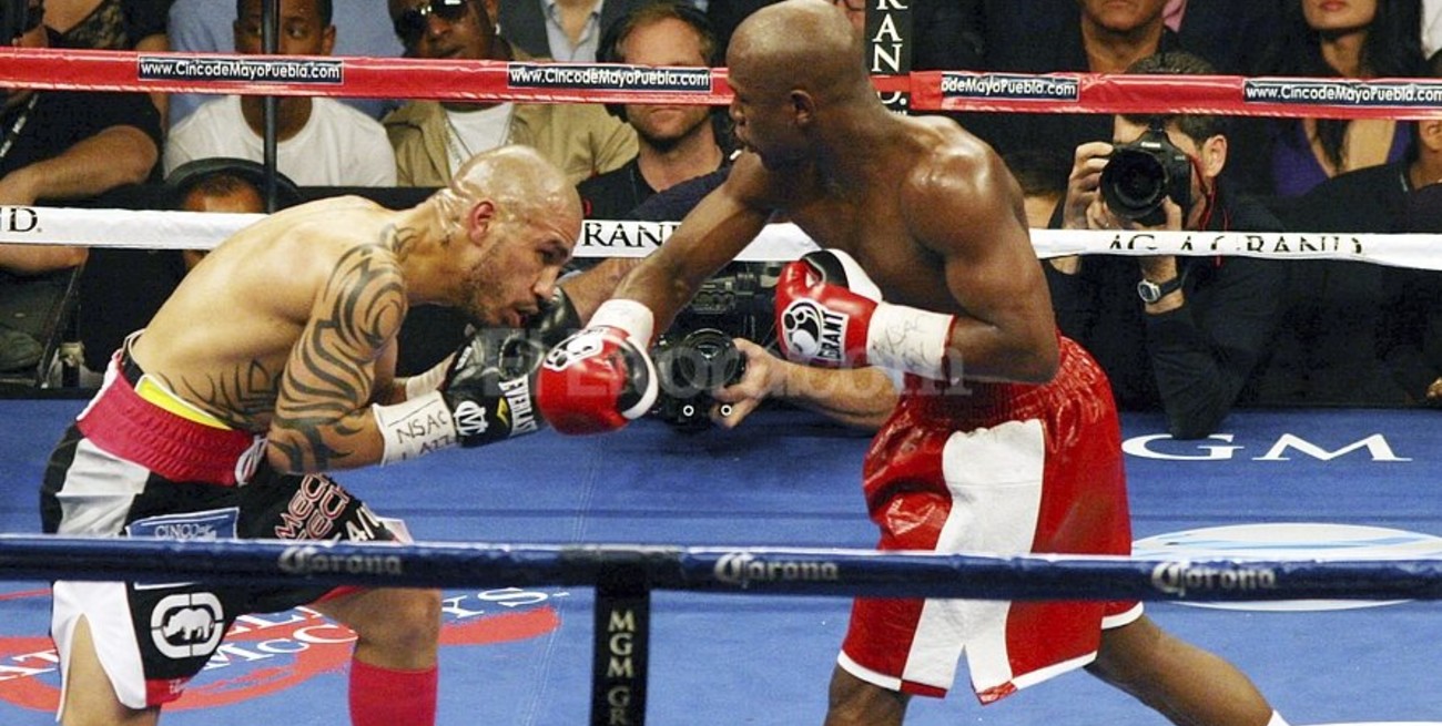 Floyd Mayweather Jr venció por decisión unánime a Miguel Cotto