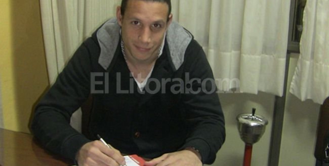 Guillermo Corsaro firmó en Unión