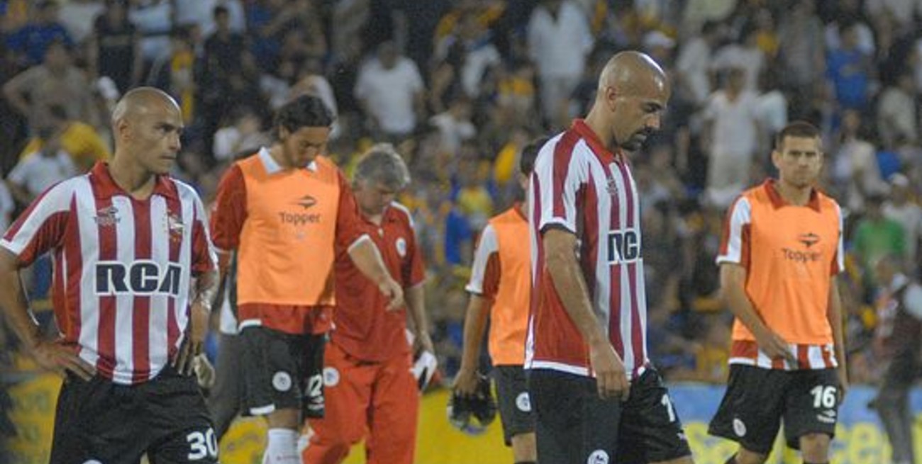 Central derrotó a Estudiantes y lo dejó sin punta