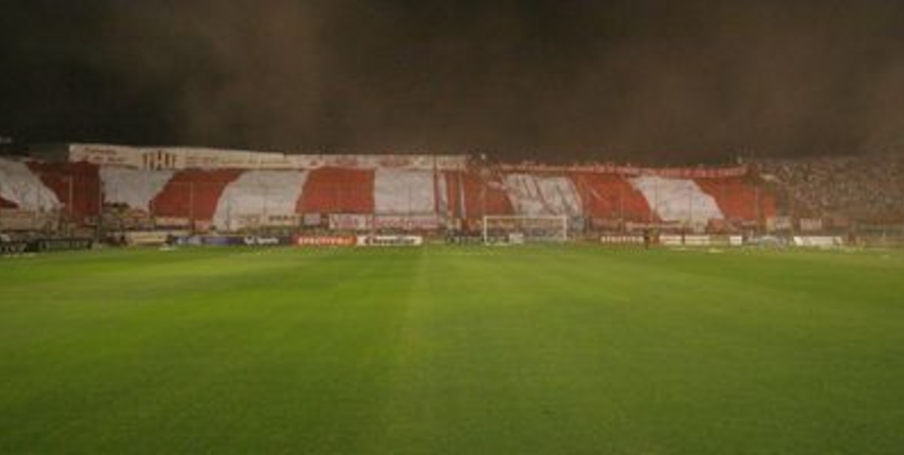 Volvió el Tatelón y la cancha parecía de golf
