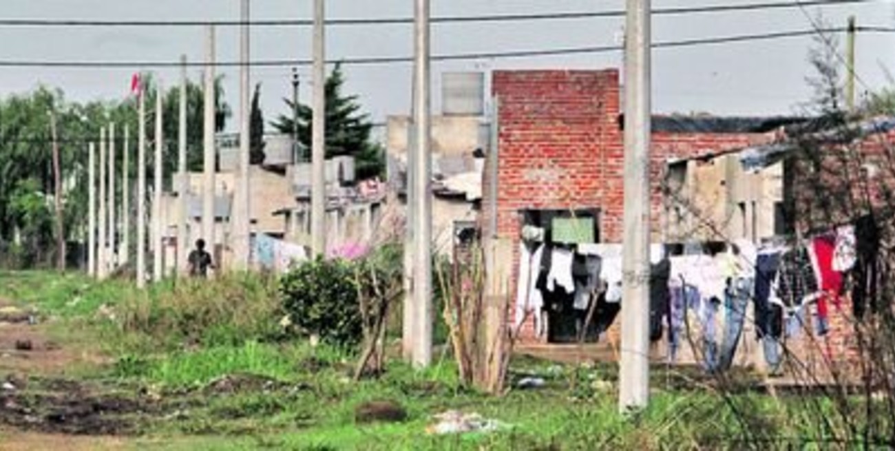 Otras 15 familias abandonaron pacíficamente las viviendas que usurparon en Santa Rita II