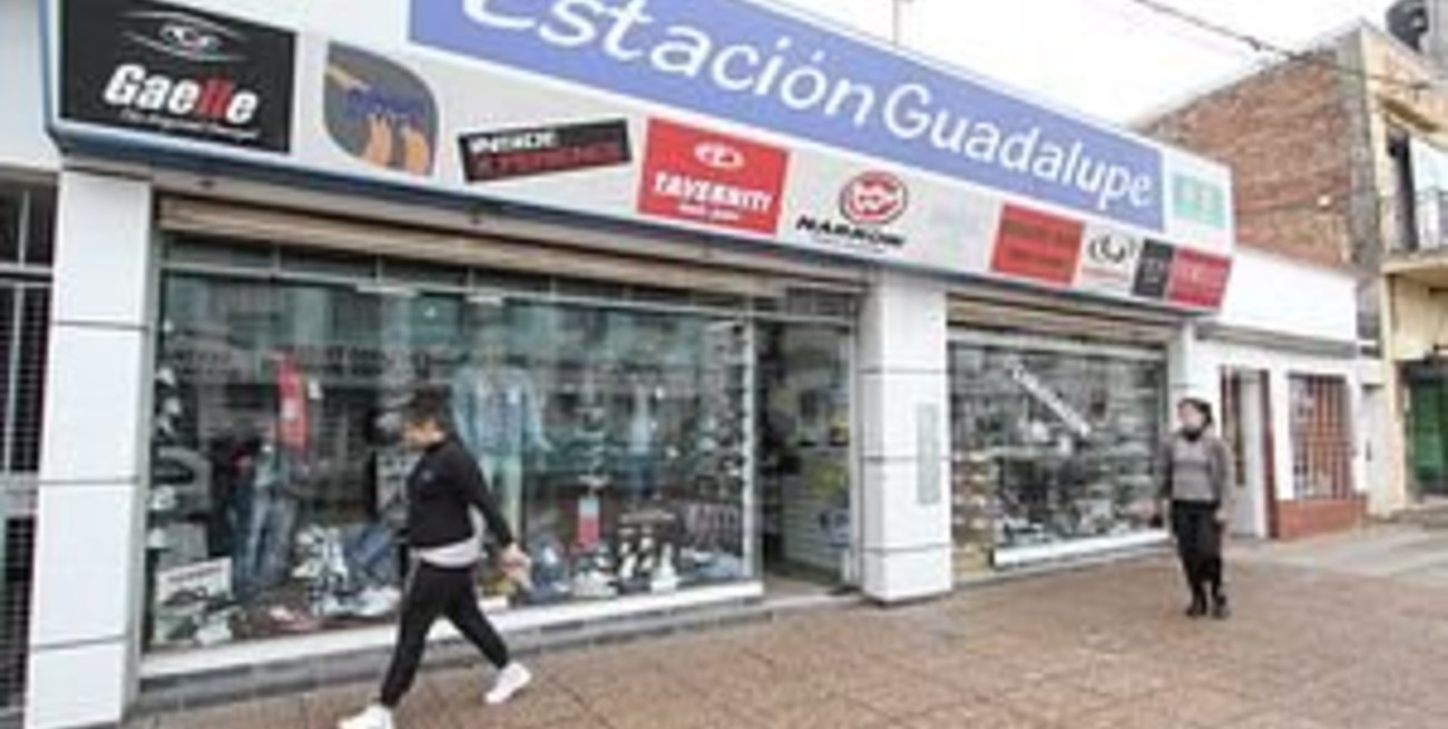 Fue asaltado un negocio de ropa deportiva de Guadalupe