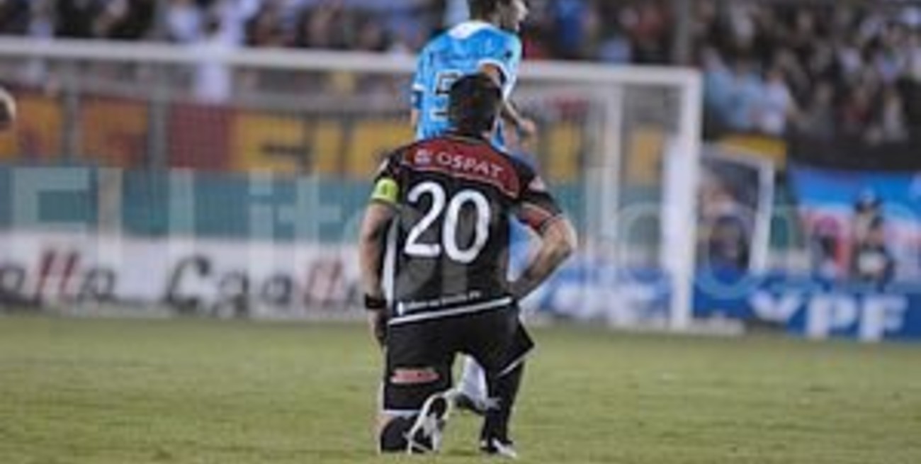 Una hora antes con Estudiantes y Fuertes estuvo en el Inadi