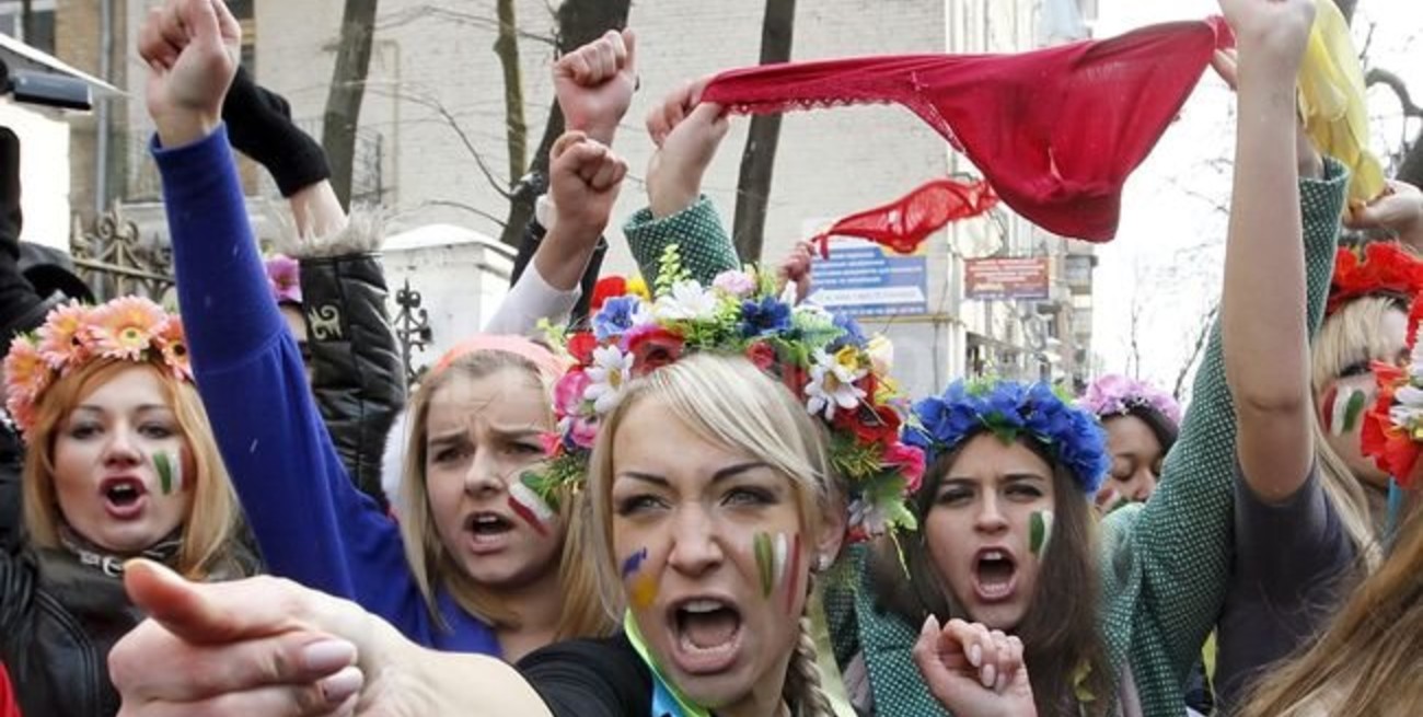 Berlusconi calificó de subversivas a las manifestaciones de mujeres en su contra