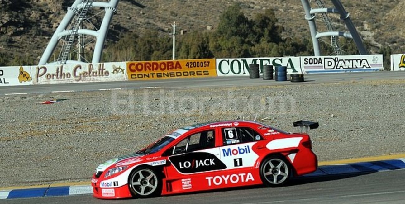 Rossi ganó de punta a punta en San Juan