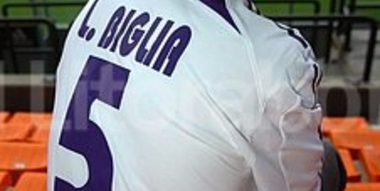 Batista dio la nómina de convocados para enfrentar a Brasil