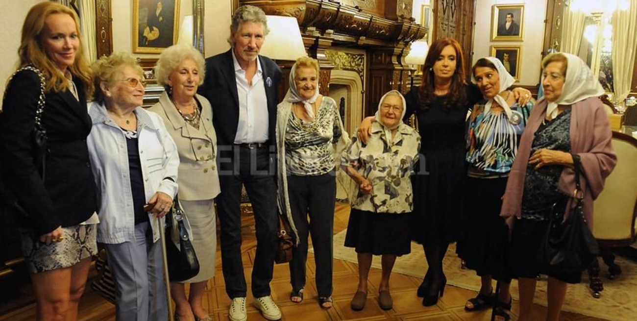 La presidenta recibió a Roger Waters junto a Madres y Abuelas de Plaza de Mayo