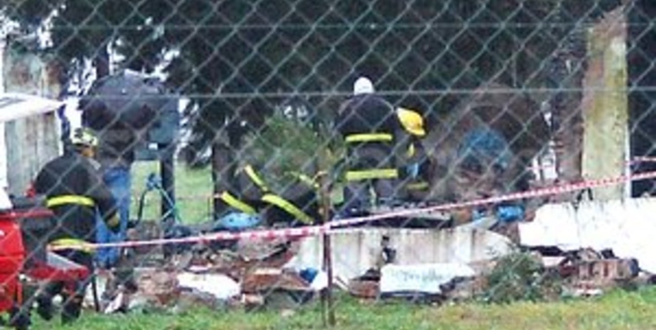 Violenta explosión en una fábrica de pólvora deja un muerto y un herido