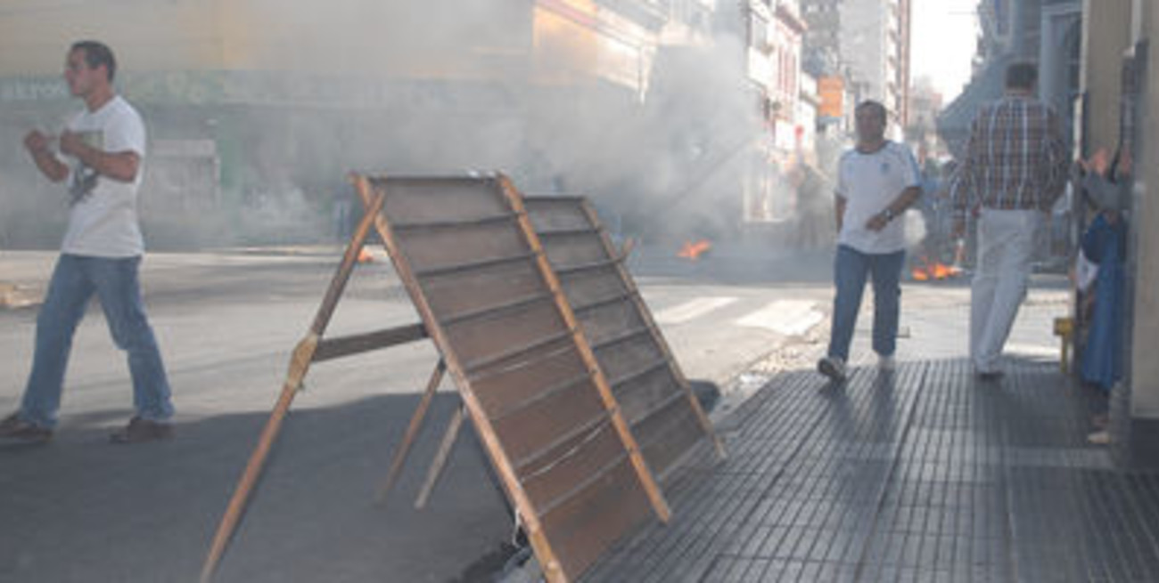 Vendedores ambulantes protestan en el microcentro
