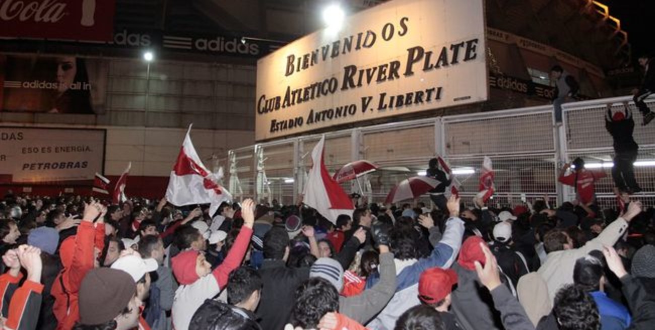 Increíblemente River y Belgrano jugarán con público en el Monumental
