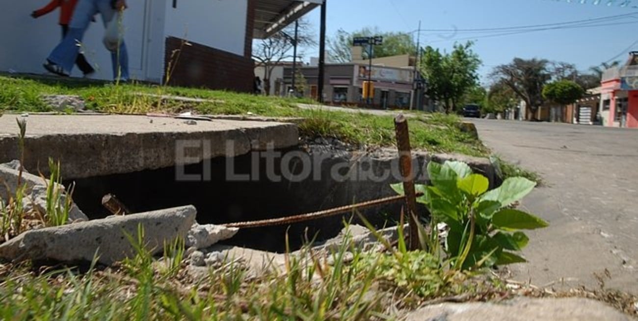 Bocas de tormenta: el deterioro se produce por abandono y robo