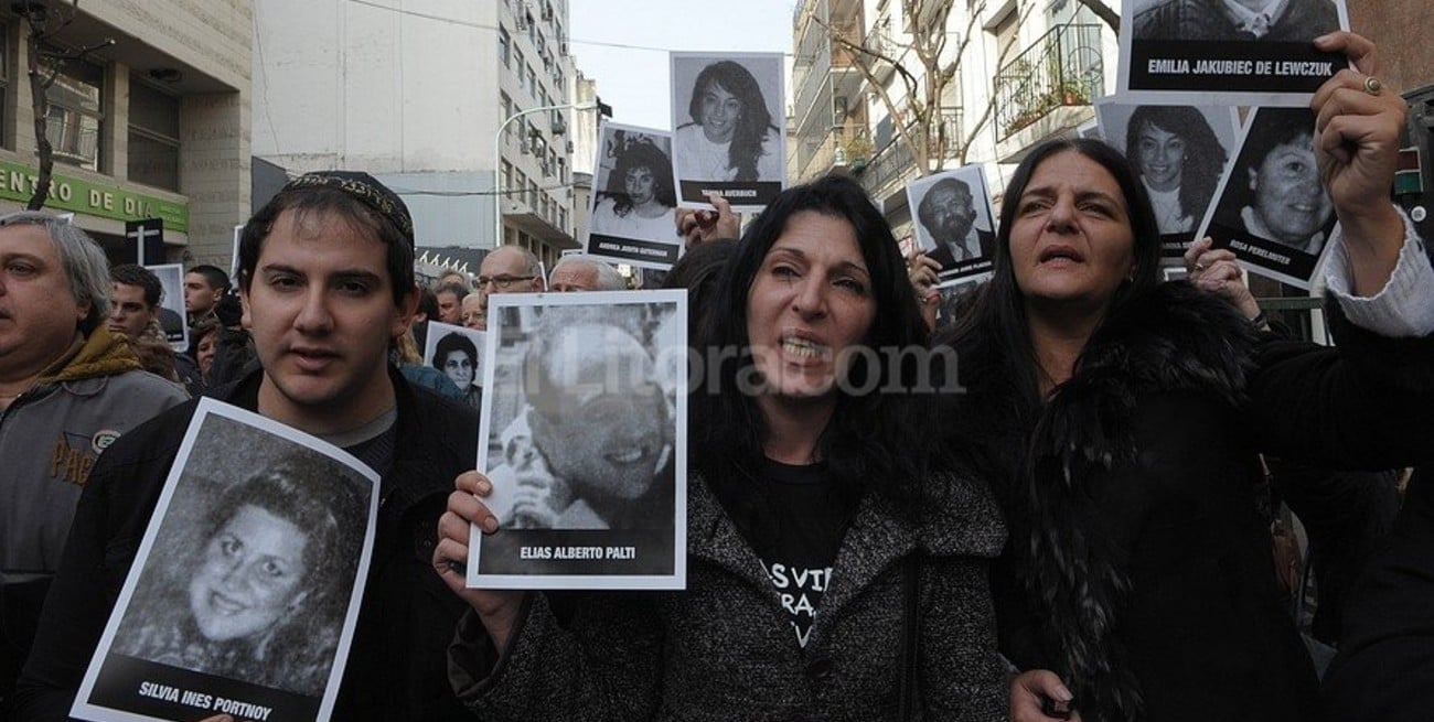 Indignación, furia y crisis de nervios en un nuevo aniversario del atentado a la AMIA