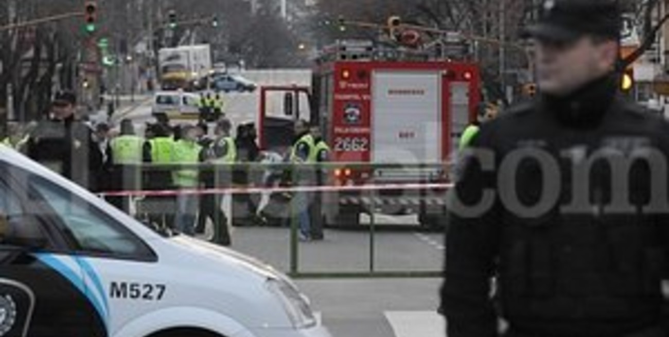 Dos muertos y al menos 19 heridos al derrumbarse un boliche en Palermo