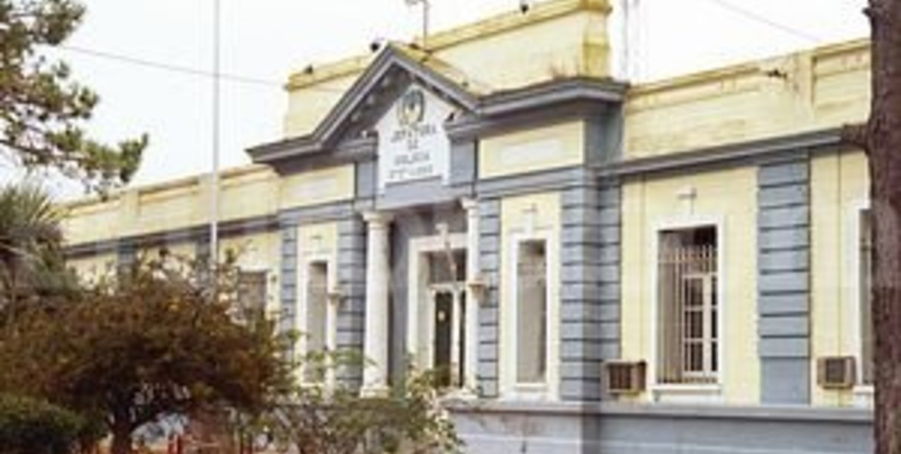 Denuncian que dos condenados a perpetua asistieron a una fiesta policial de la U.R. VIII