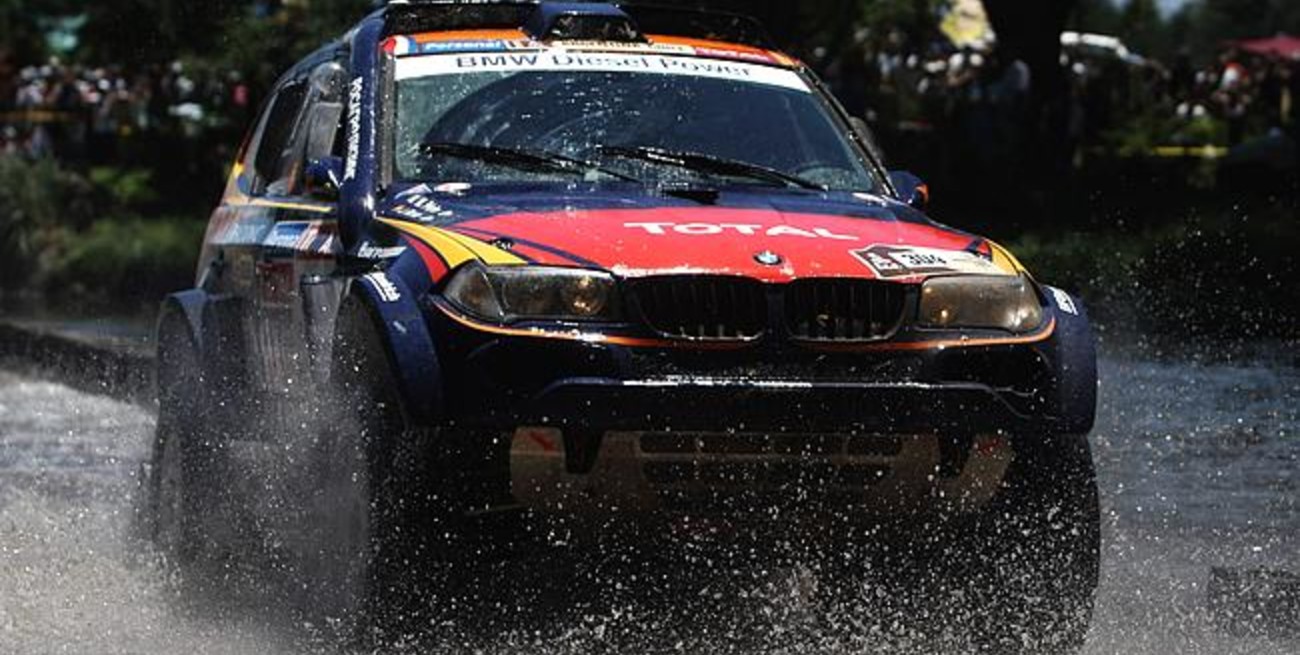 Nani Roma y David Casteu lideran el Dakar
