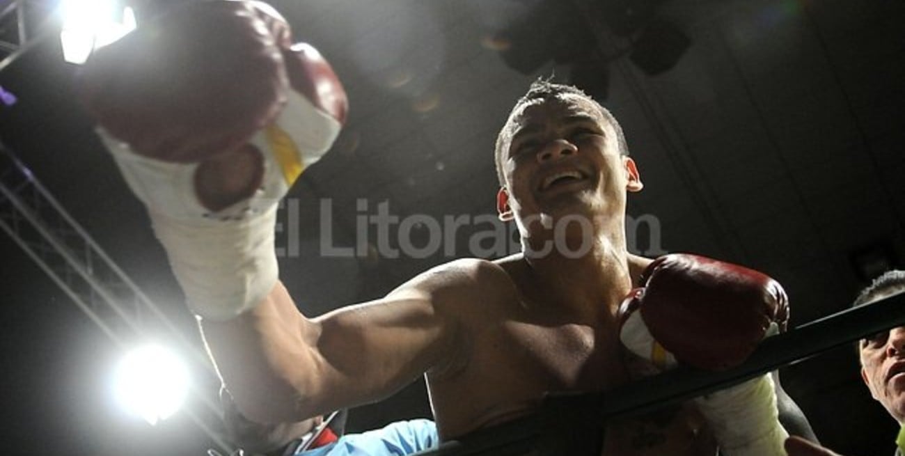 Maidana renunció a su título superligero